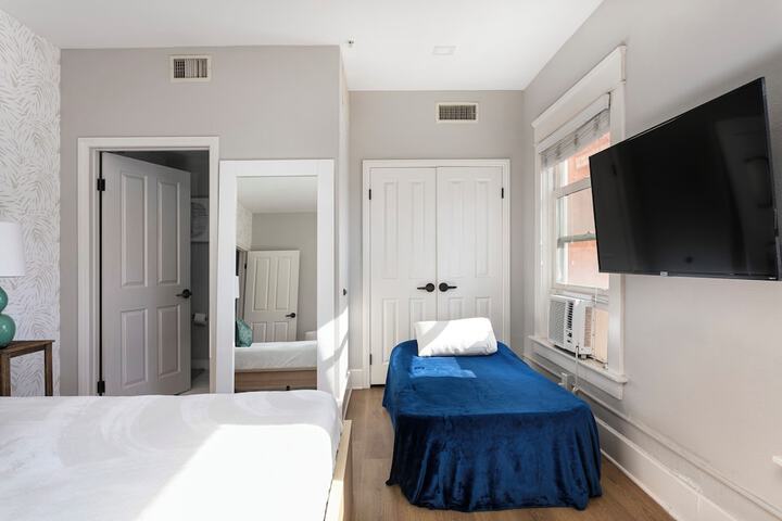 Room 72 of 285