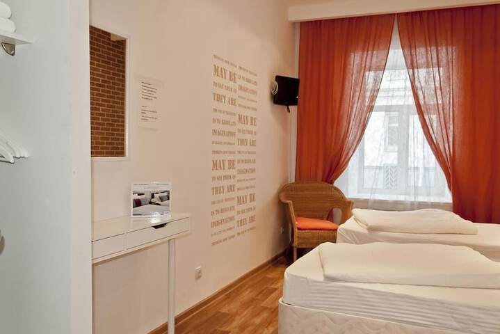 Room 5 of 69