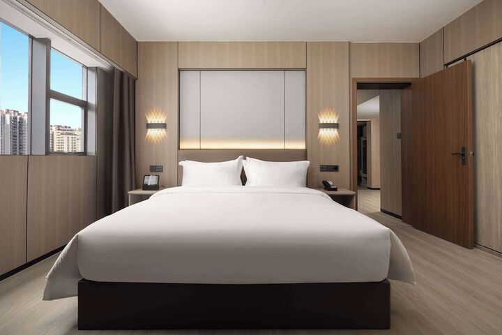 Room 9 of 17
