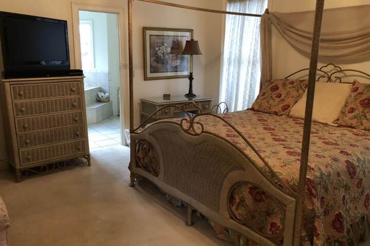 Room 3 of 37