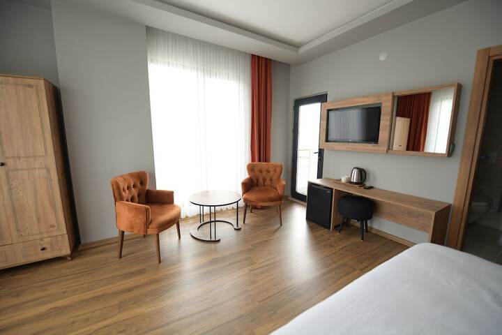 Room 21 of 34