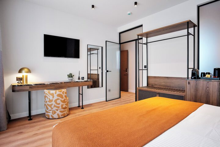 Room 14 of 41