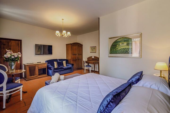 Room 83 of 185