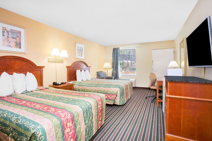 2 Double Beds (5 of 6)