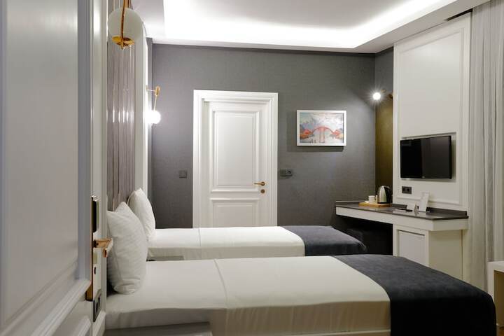 Room 14 of 68
