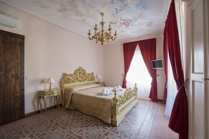 Room 5 of 49