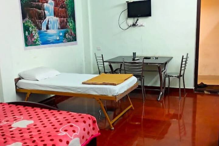 Room 5 of 20