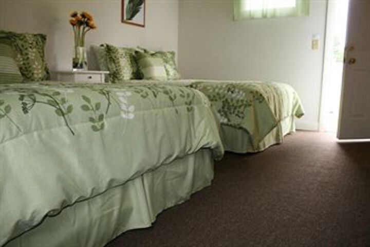 Room 9 of 18