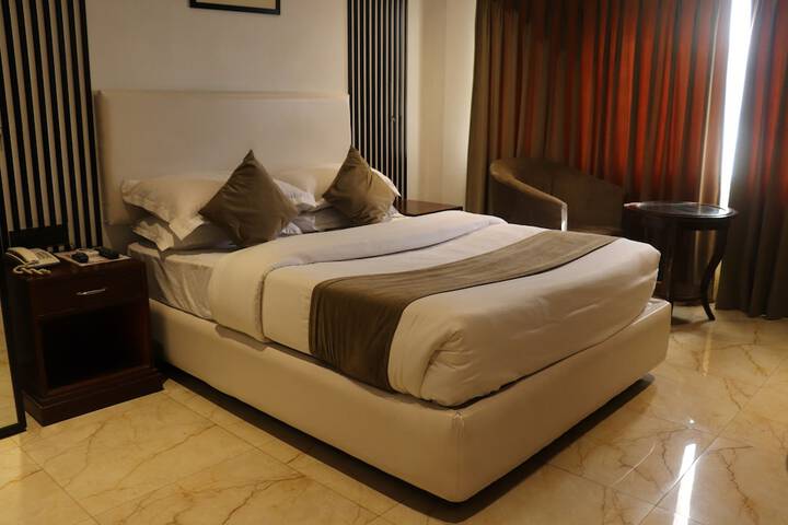 Room 21 of 108