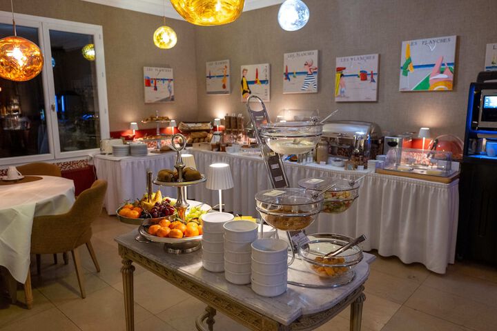 Dining 60 of 83