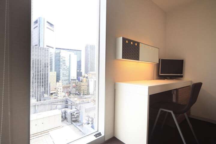 Room 11 of 30