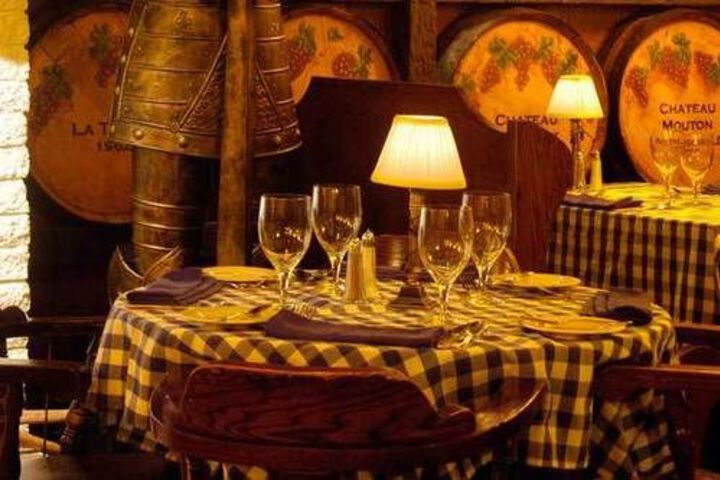 Dining 12 of 28