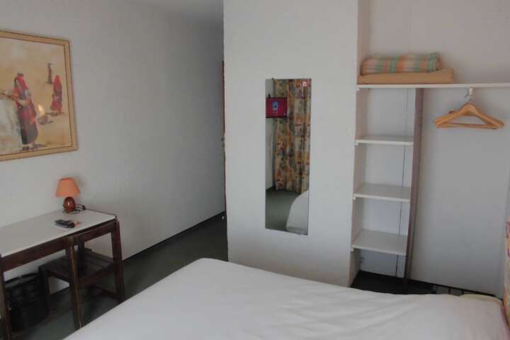Room 12 of 41