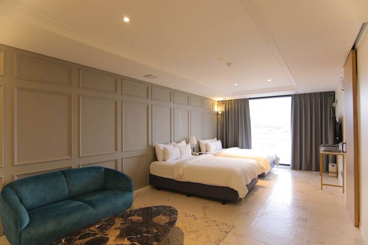 Room 55 of 190