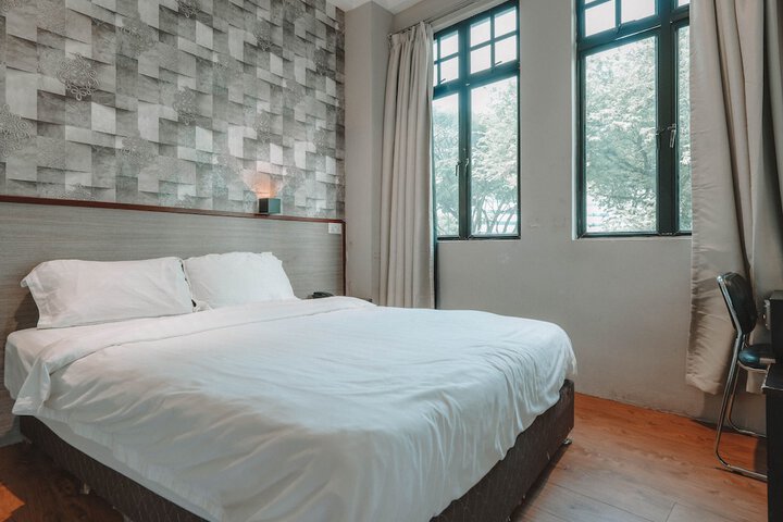 Room 6 of 29