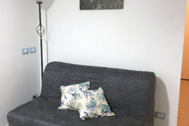 Room 5 of 11
