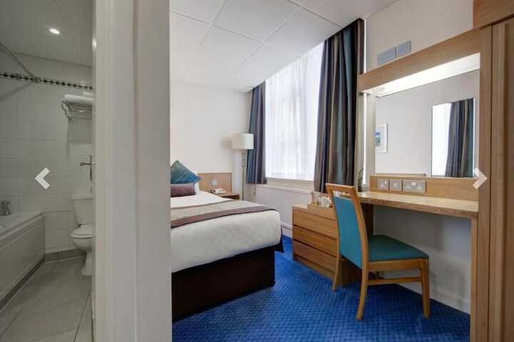 Room 2 of 5