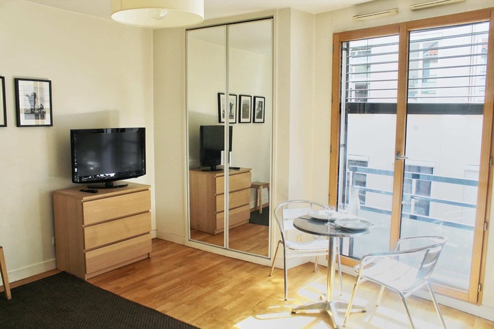 Room 4 of 11
