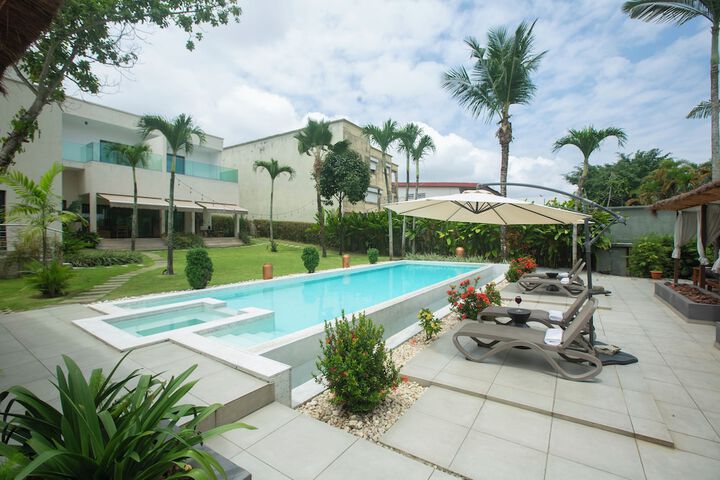 Pool 9 of 14