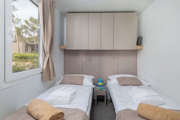 Room 15 of 222