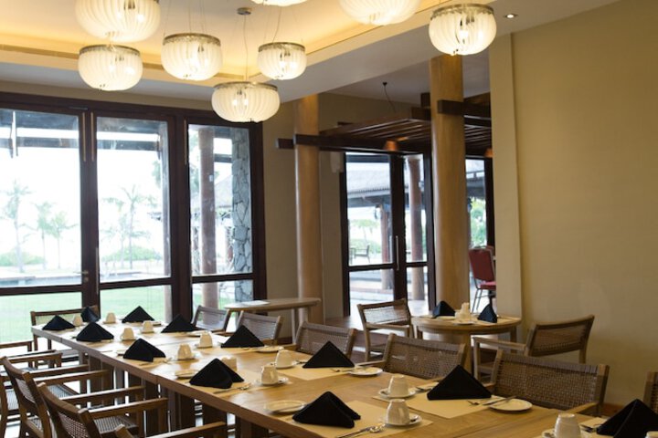 Dining 47 of 75