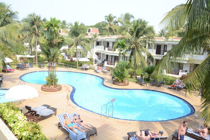 Hotel Pool