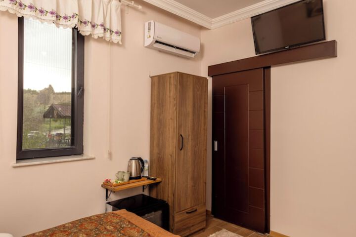 Room 7 of 37