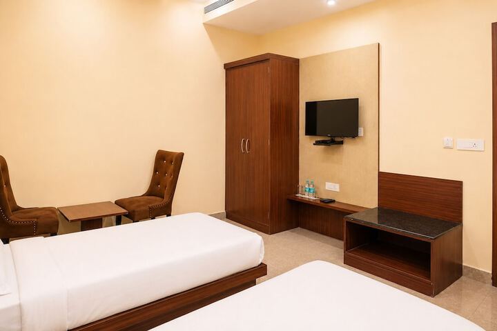 Room 2 of 17