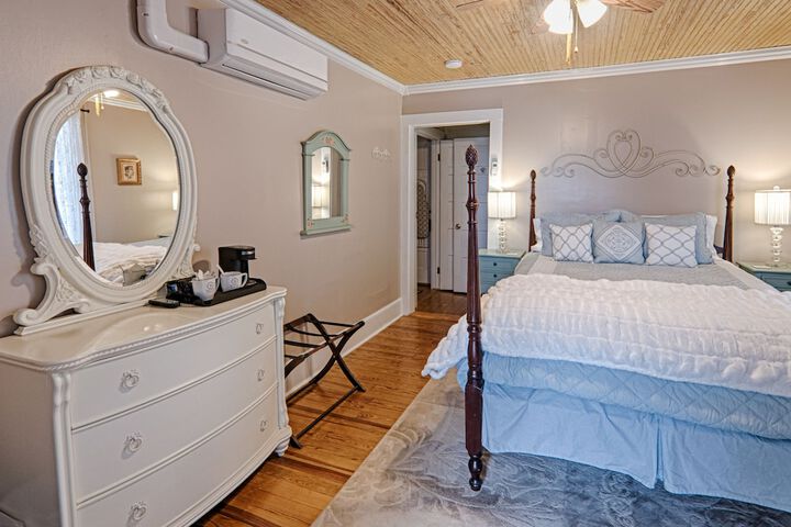 Room 3 of 39