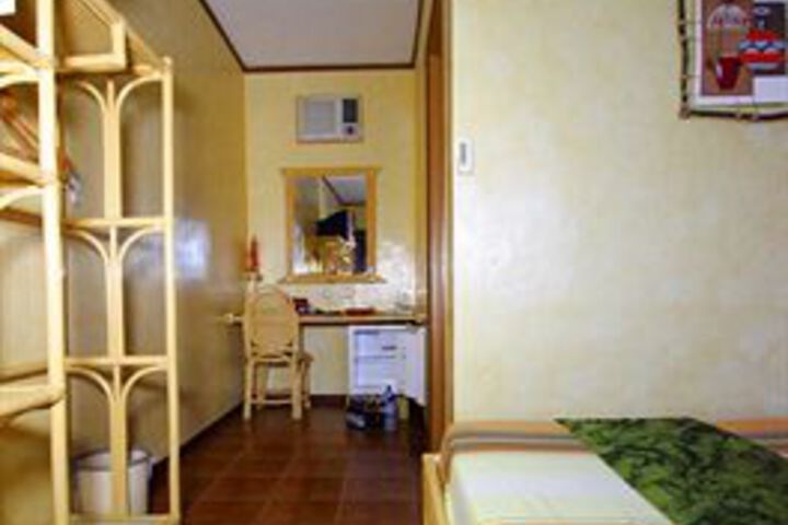 Room 33 of 95
