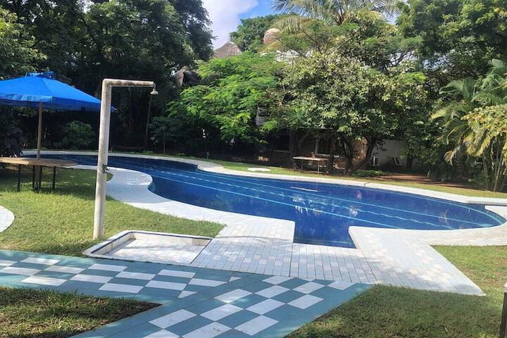 Pool 18 of 34