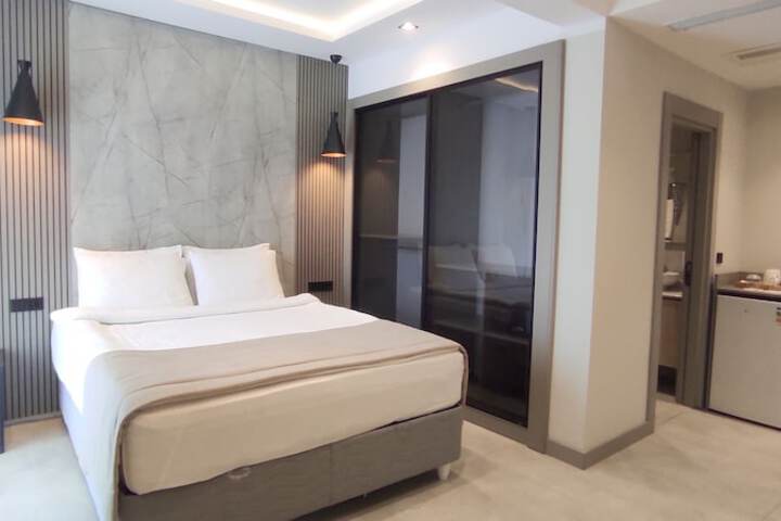 Room 14 of 61