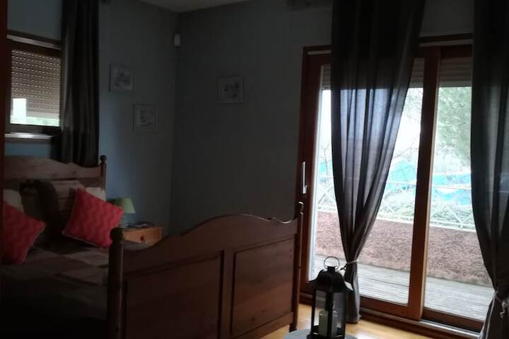 Room 10 of 37