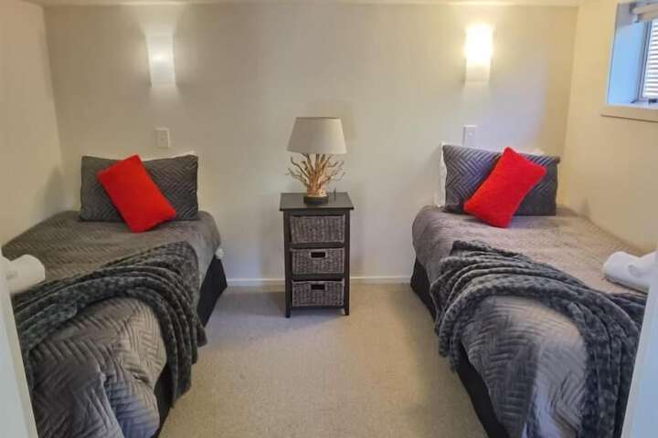 Room 9 of 34