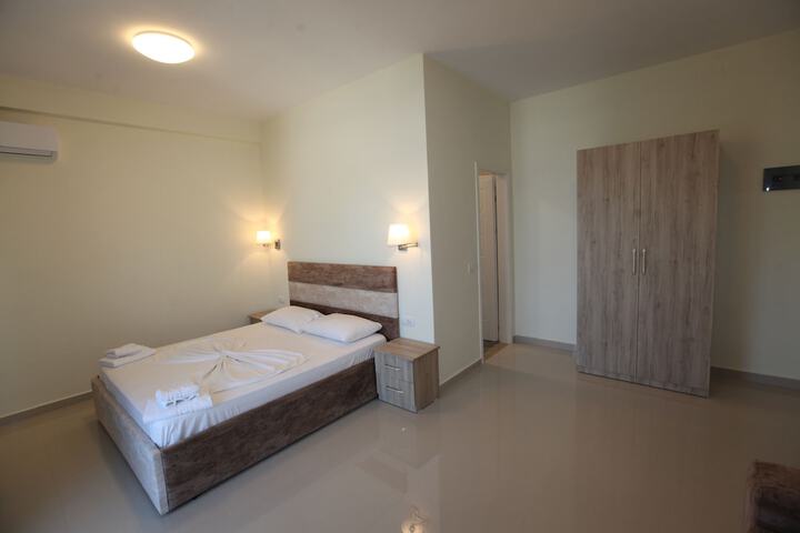 Room 10 of 156