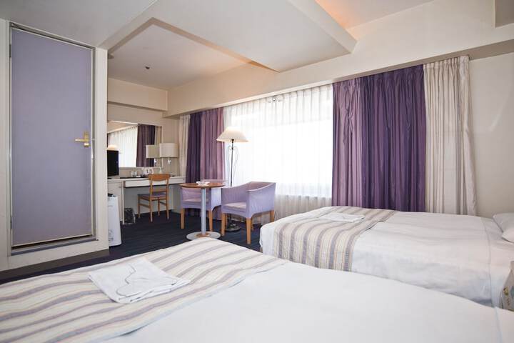 Room 50 of 120
