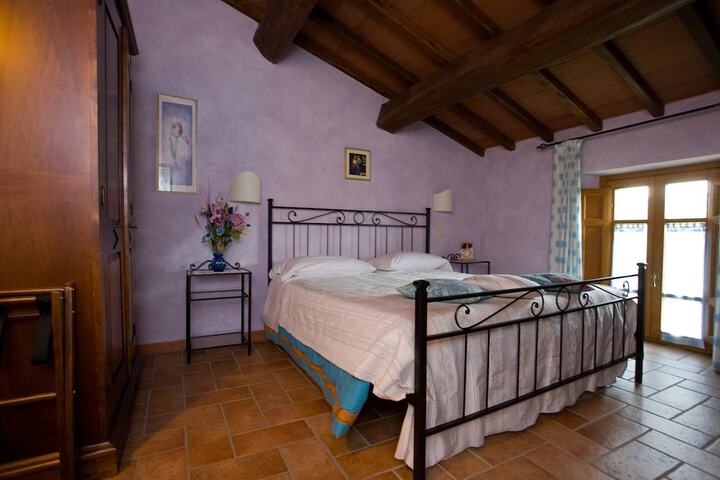 Room 6 of 73