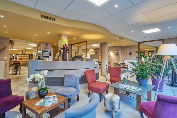 Entrance & Lobby