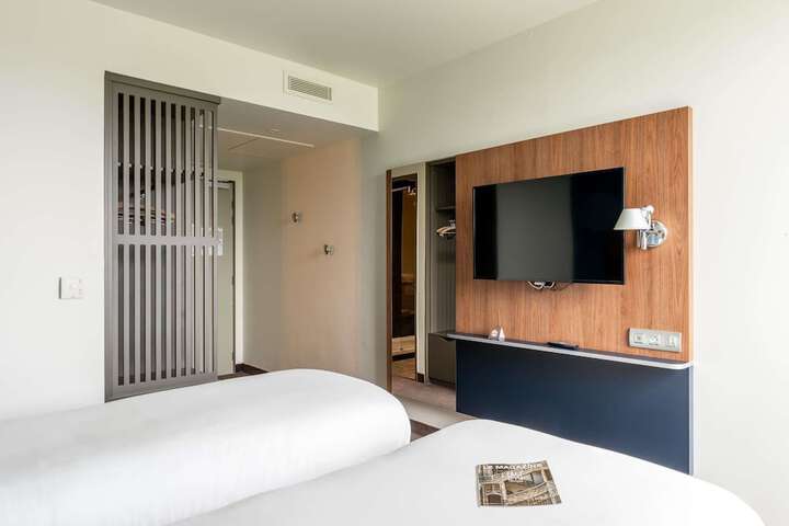 Room 20 of 53