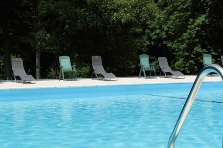 Pool 20 of 55