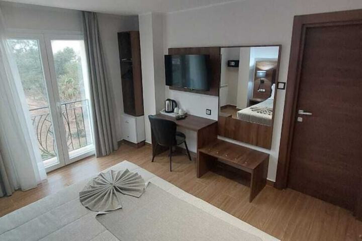 Room 7 of 26