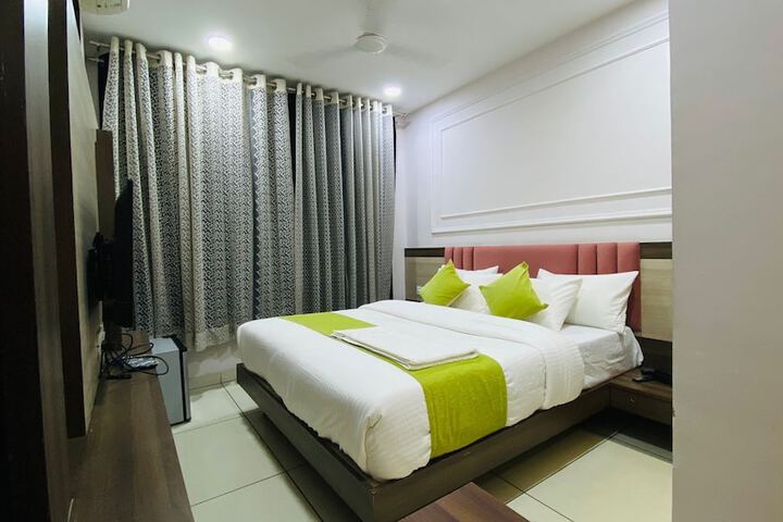 Room 26 of 32