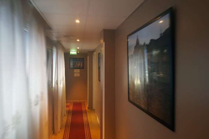 Ballroom/Hall 31 of 33