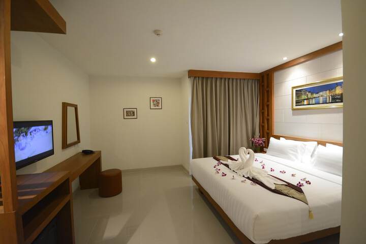 Room 5 of 30