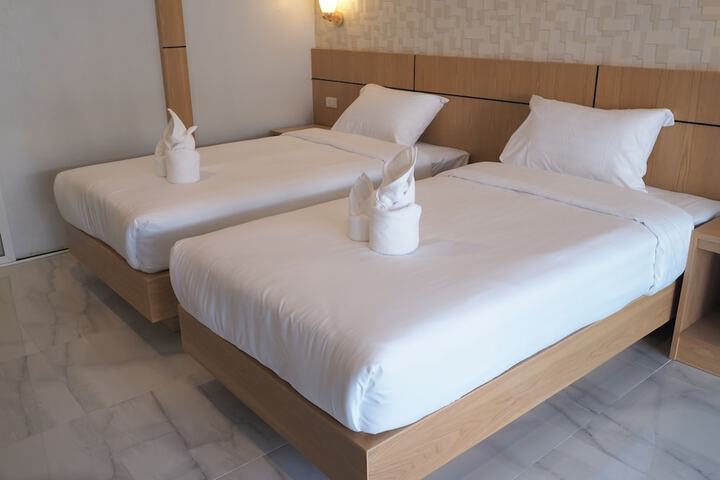 Room 6 of 20