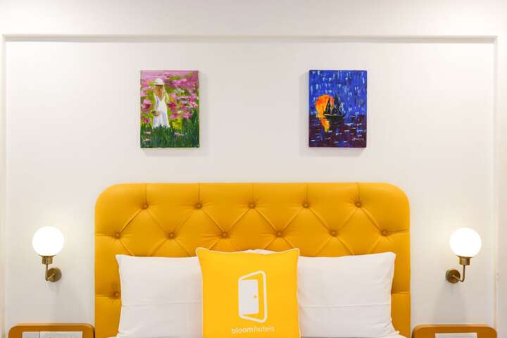 Room 6 of 42