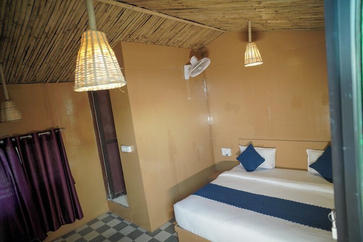 Room 14 of 37