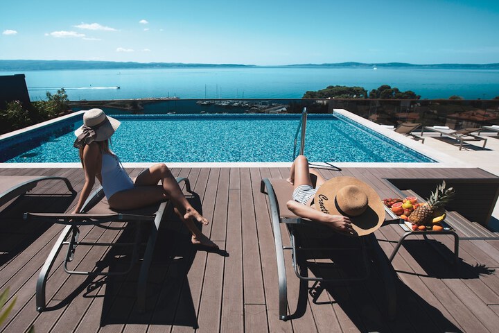 Pool 56 of 105