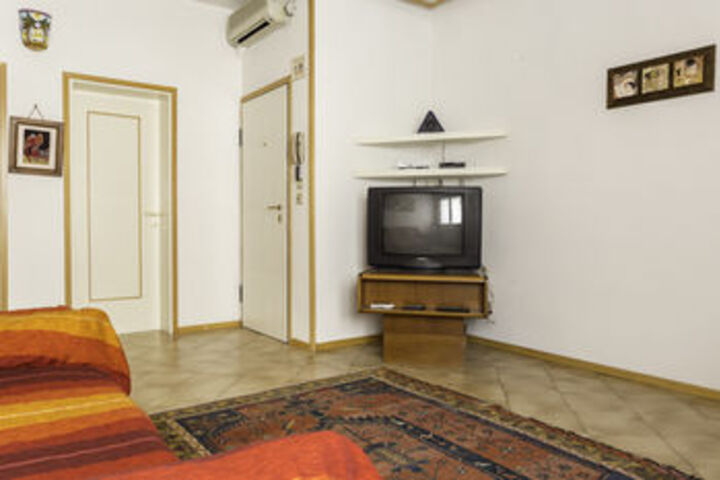 Room 210 of 260