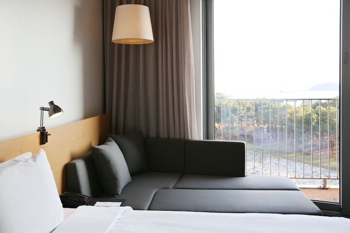 Room 45 of 161